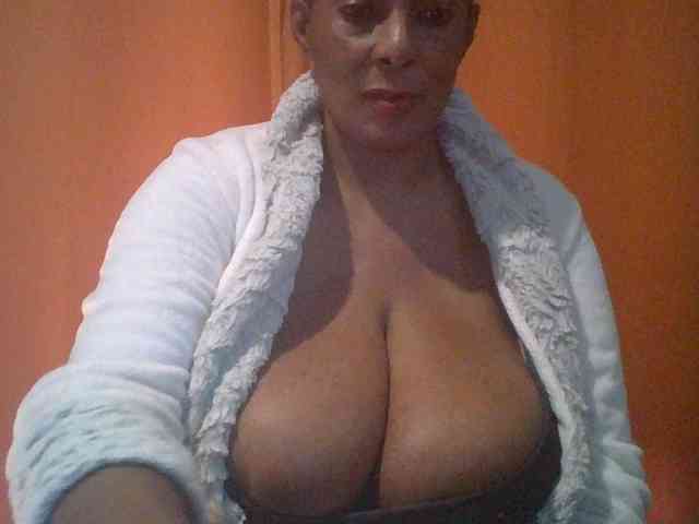 Busty8 webcam
