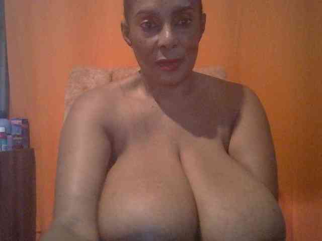 Busty8 webcam