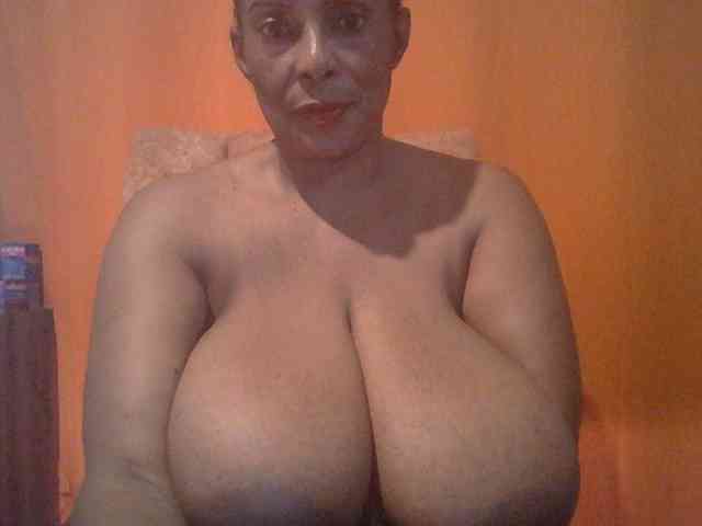 Busty8 webcam