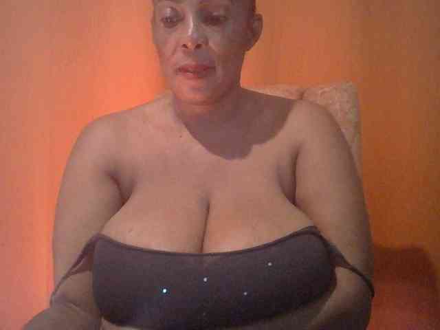 Busty8 webcam