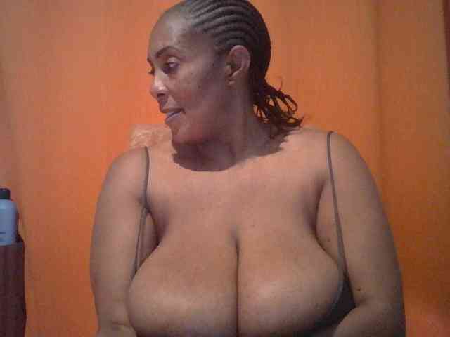 Busty8 webcam