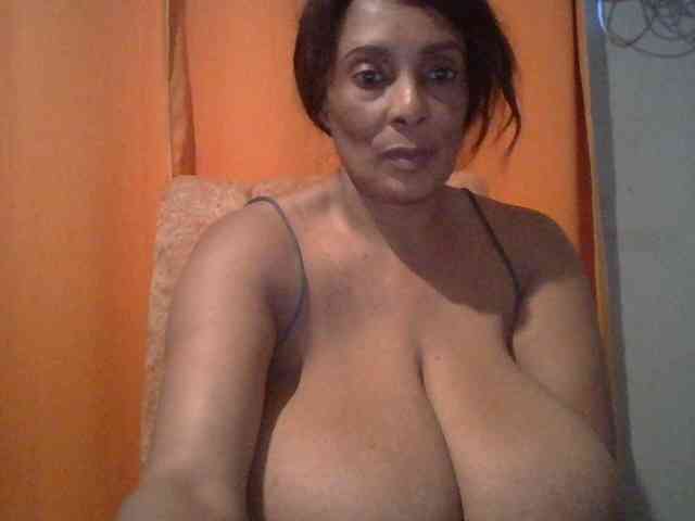 Busty8 webcam