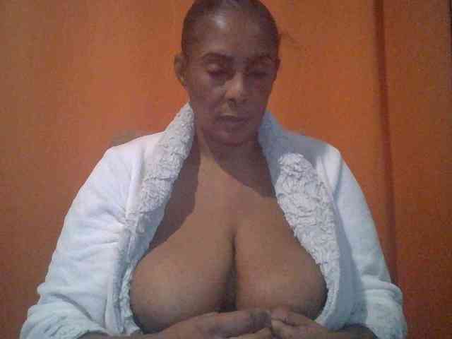 Busty8 webcam