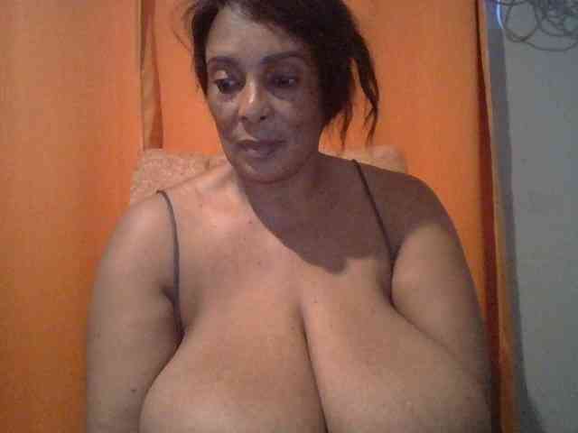 Busty8 webcam