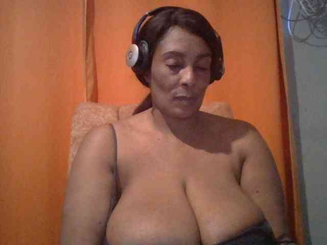 Busty8 webcam