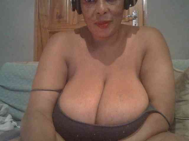 Busty8 webcam