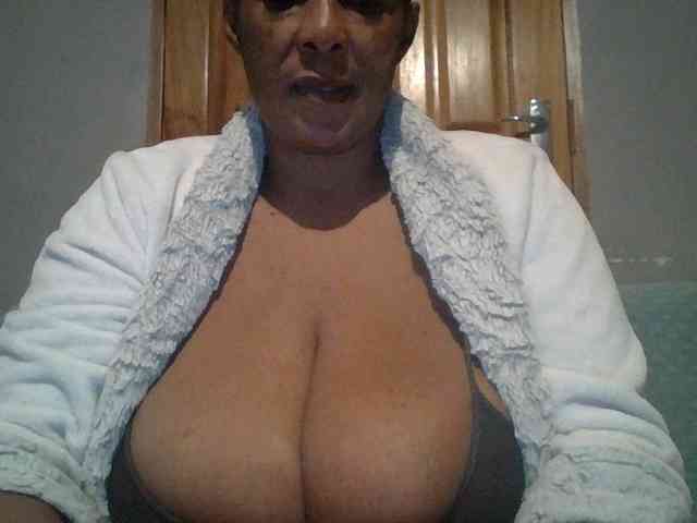 Busty8 webcam