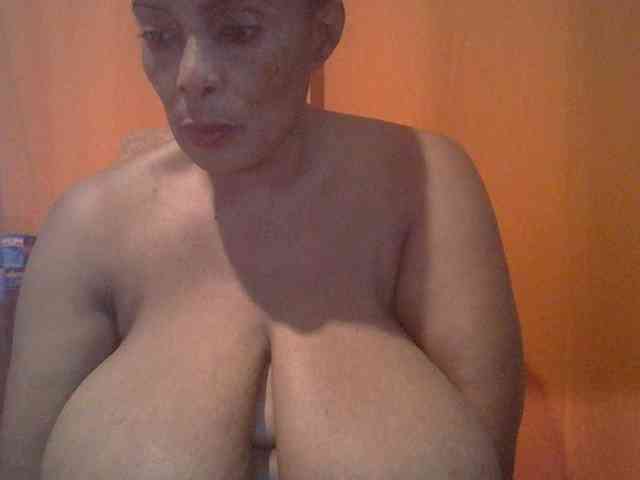 Busty8 webcam