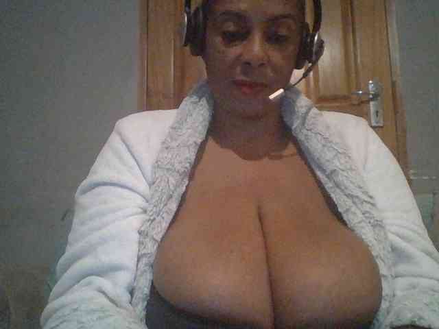 Busty8 webcam