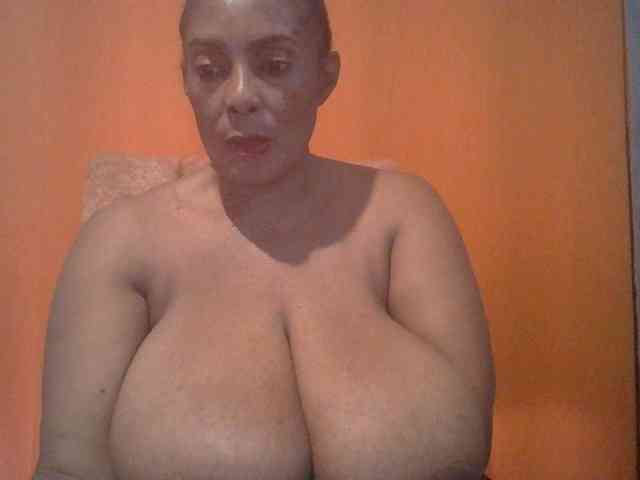 Busty8 webcam
