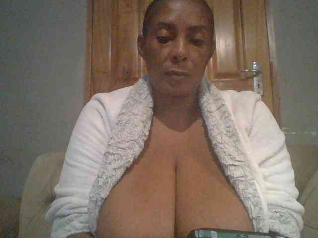 Busty8 webcam