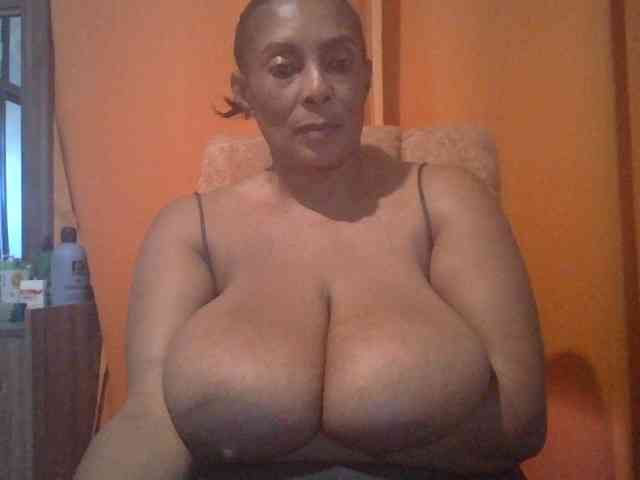 Busty8 webcam