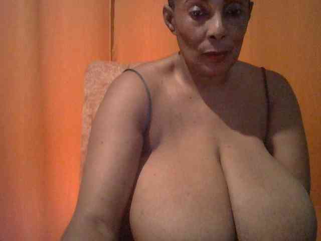 Busty8 webcam