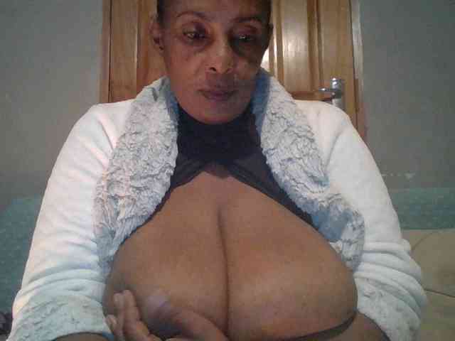 Busty8 webcam