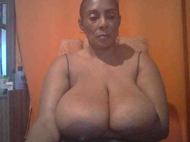 Busty8 webcam