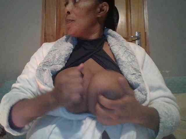 Busty8 webcam