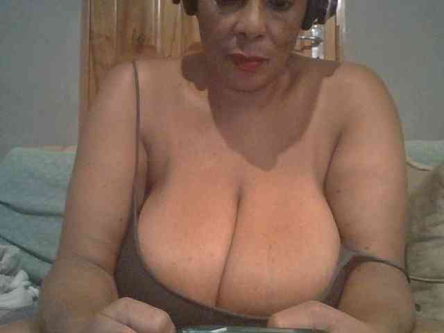 Busty8 webcam