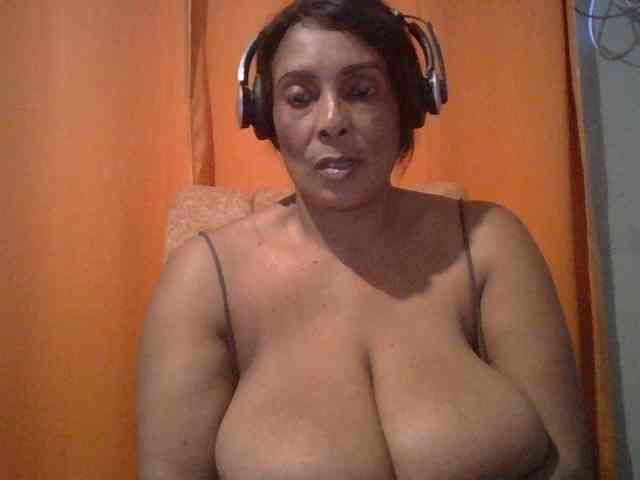 Busty8 webcam