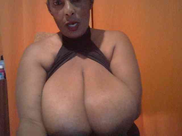 Busty8 webcam