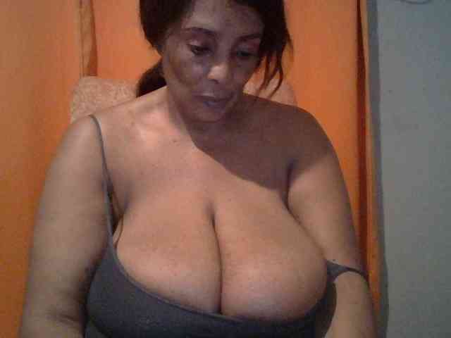 Busty8 webcam