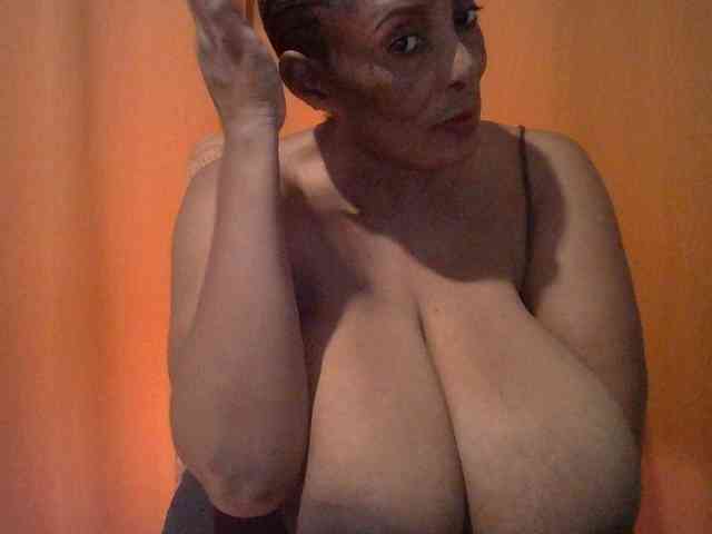 Busty8 webcam