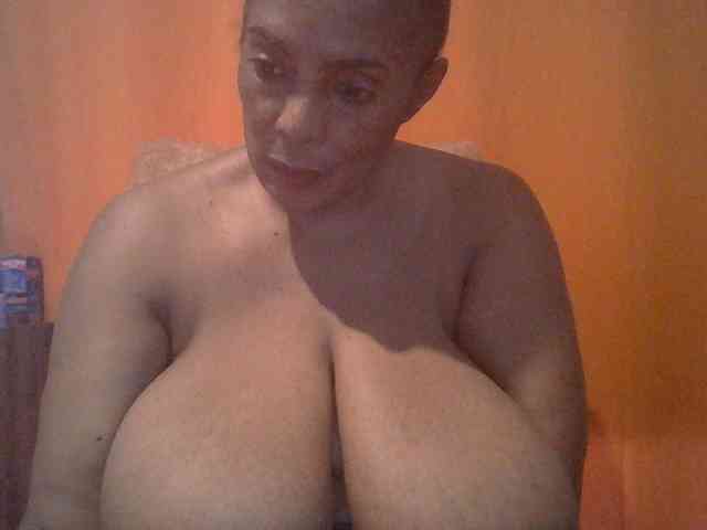 Busty8 webcam