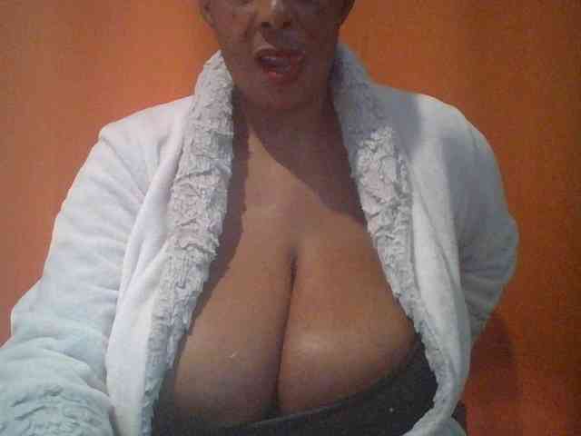 Busty8 webcam