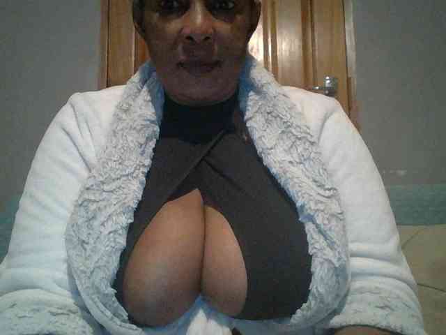 Busty8 webcam