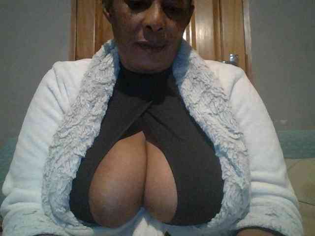 Busty8 webcam
