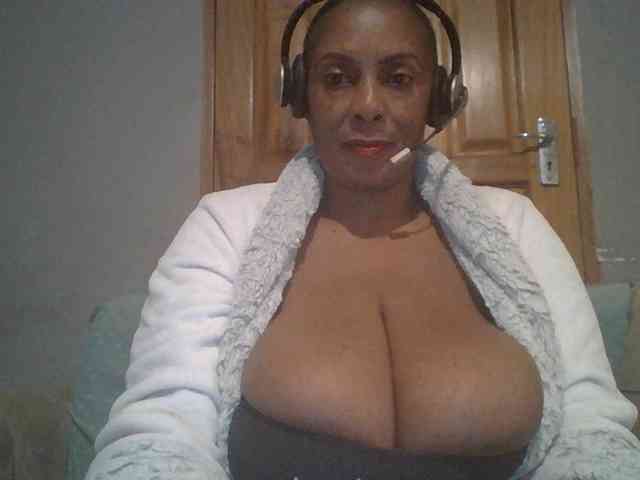 Busty8 webcam