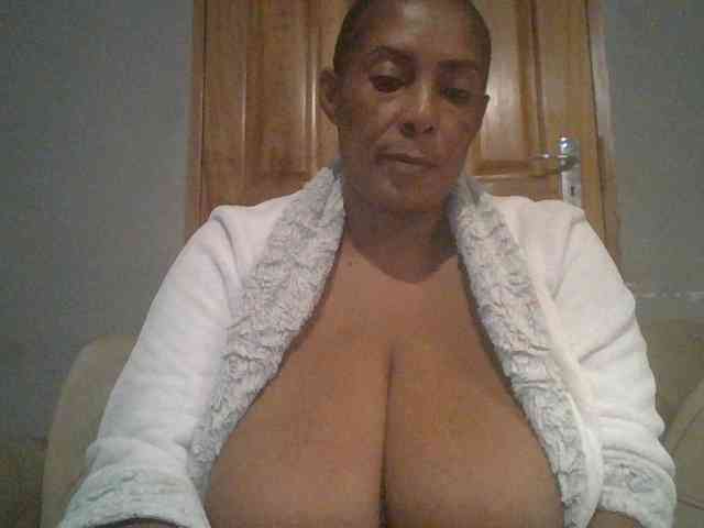 Busty8 webcam