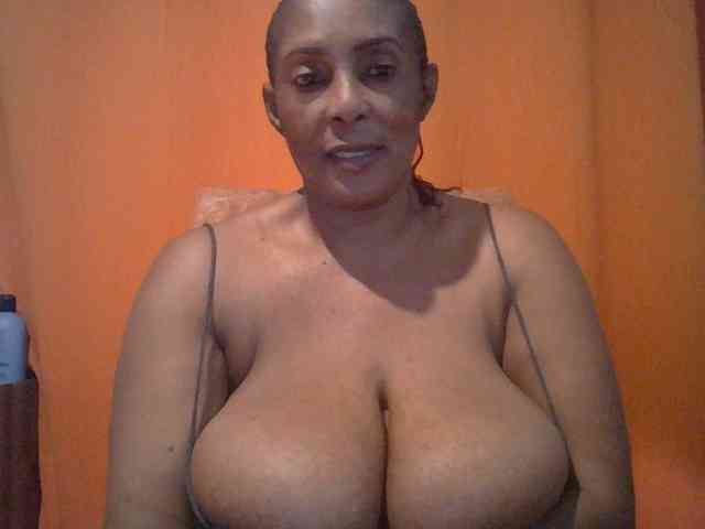 Busty8 webcam