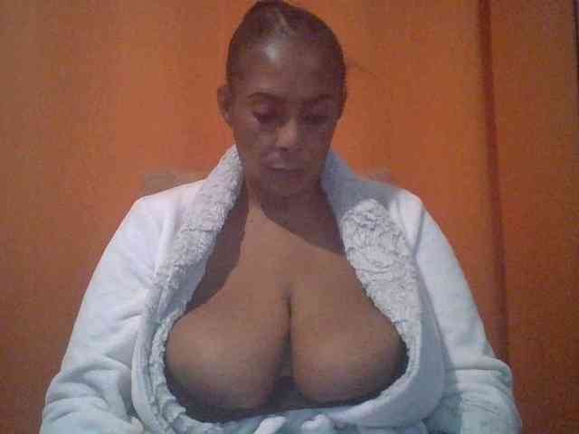 Busty8 webcam