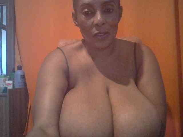 Busty8 webcam