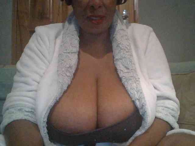Busty8