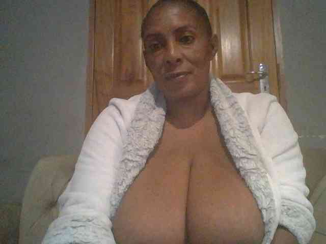 Busty8 webcam