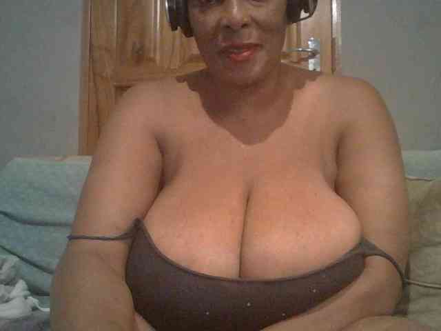 Busty8 webcam
