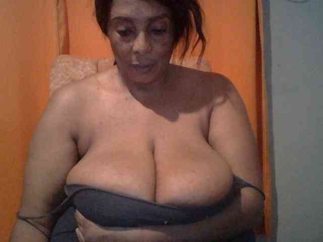 Busty8 Live Webcam on BongaCams