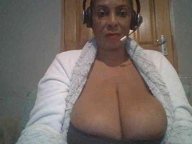 Busty8 webcam