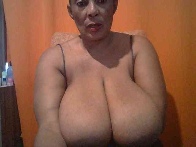 Busty8 webcam