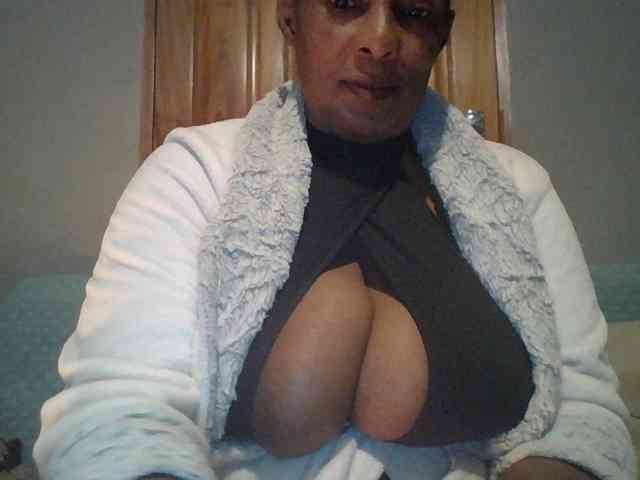 Busty8 webcam