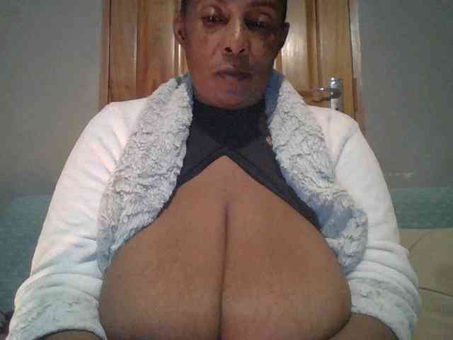 Busty8 webcam