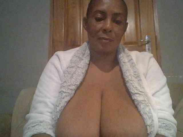 Busty8 webcam