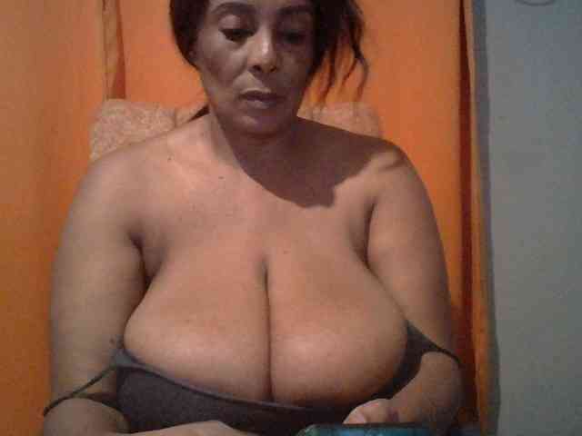 Busty8 webcam