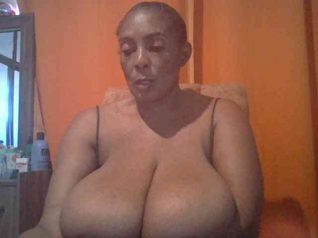 Busty8 webcam