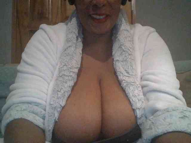 Busty8 webcam