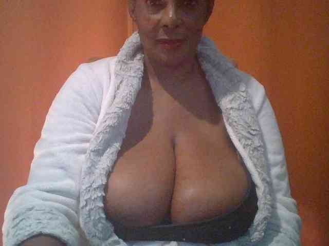 Busty8 webcam
