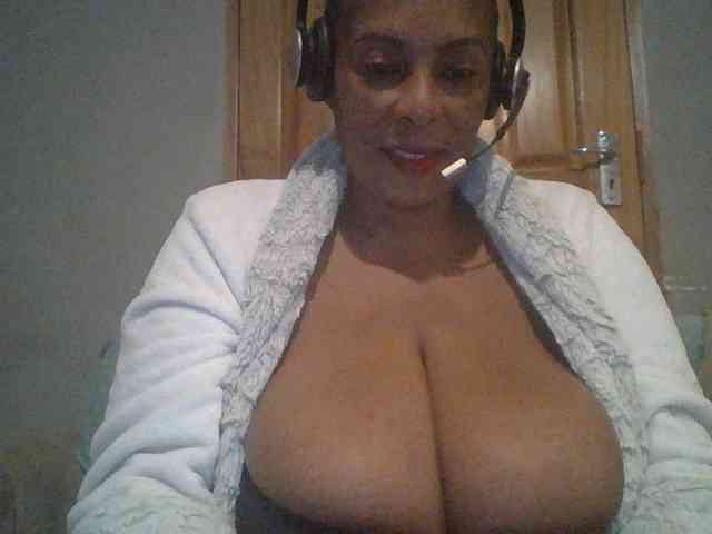 Busty8 webcam