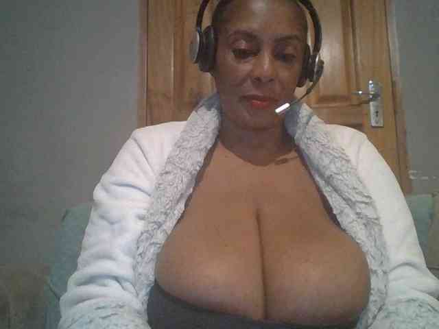 Busty8 webcam