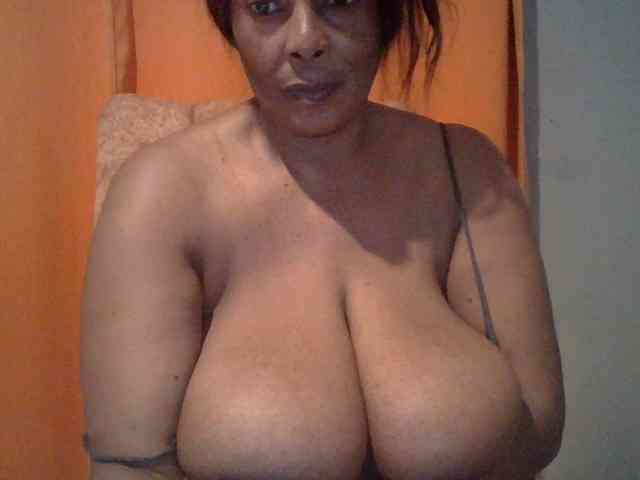Busty8 webcam
